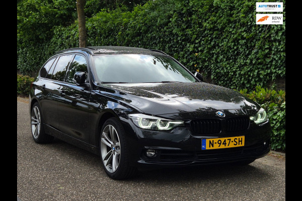 BMW 3 Serie Touring F31 Elk. Trekhaak Panorama Apple CarPlay Navi GR NAP Rijklaar ZGAN Runflat 18inch