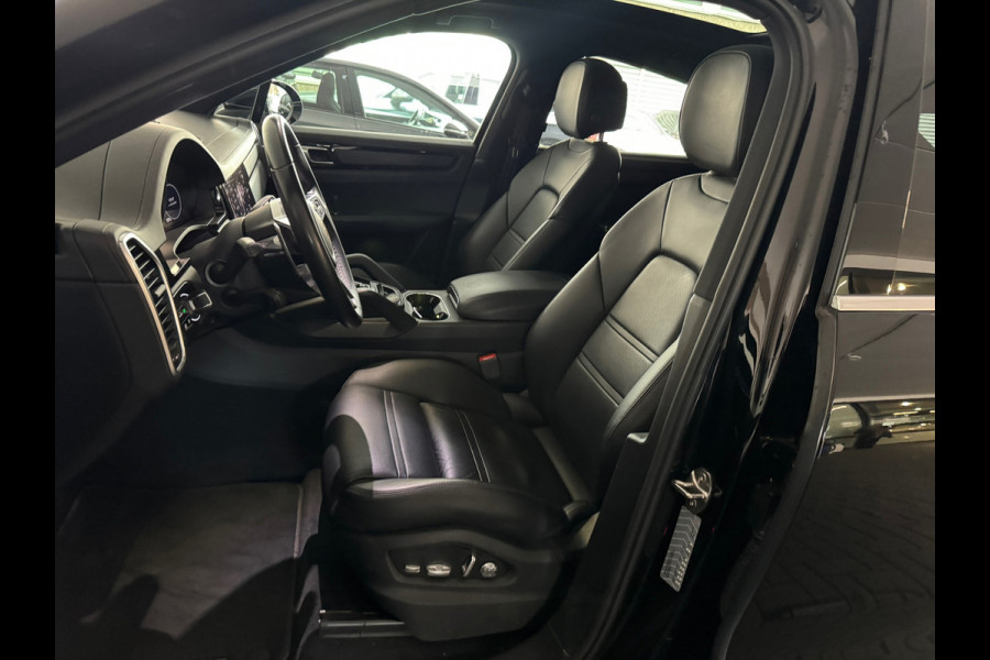 Porsche Cayenne Coupé 3.0 Pano|Sportuitlaat|Chrono|Luchtvering