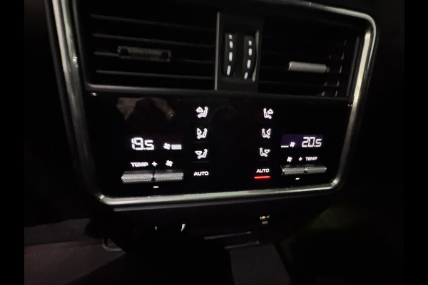 Porsche Cayenne Coupé 3.0 Pano|Sportuitlaat|Chrono|Luchtvering