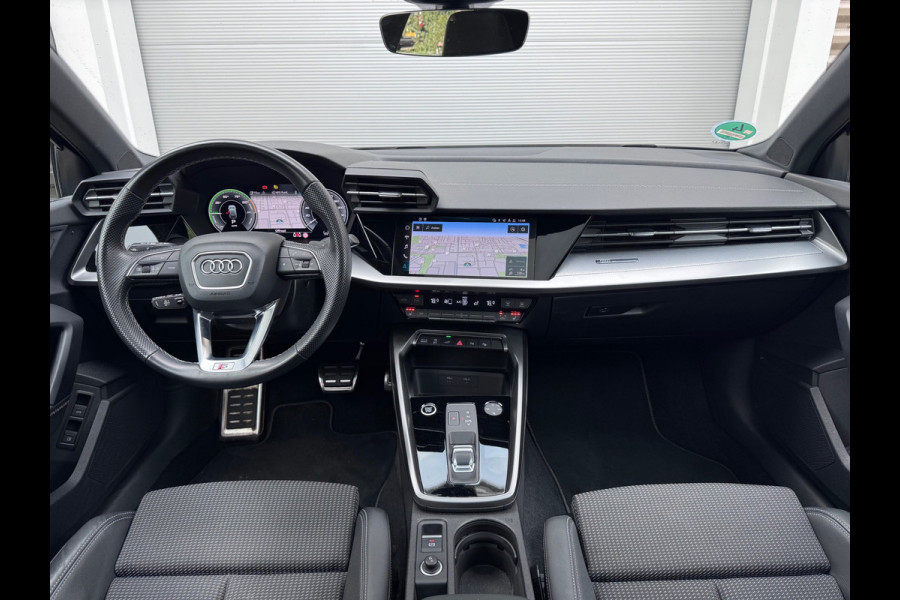Audi A3 Sportback 45 TFSI e S edition Competition Pano/Camera