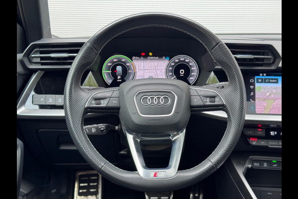 Audi A3 Sportback 45 TFSI e S edition Competition Pano/Camera