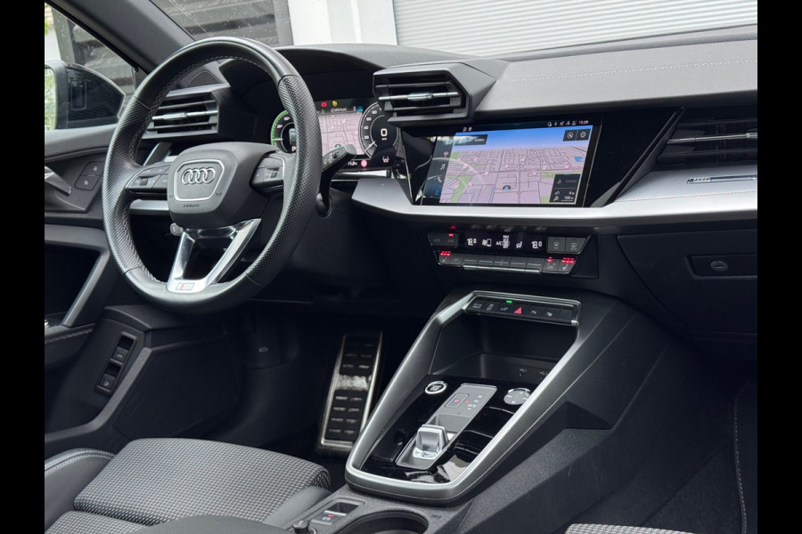 Audi A3 Sportback 45 TFSI e S edition Competition Pano/Camera