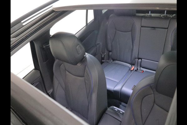 Volkswagen Tiguan 1.5 eHybrid R-Line Edition 272 pk Automaat (DSG) | Verlengde garantie | Navigatie | Panoramadak | Trekhaak (wegklapbaar) | Parkeersensoren (Park assist) | Rondomzicht camera| Lederen bekleding | Stoelverwarming v/a | R-Line |