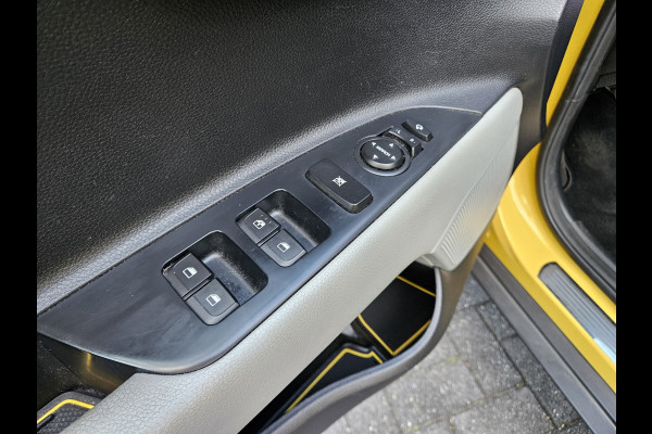 Kia Stonic 1.0 T-GDi DynamicLine Carplay! Camera! Navigatie! Nette Auto! Dealer Onderhouden!