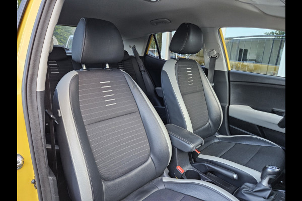 Kia Stonic 1.0 T-GDi DynamicLine Carplay! Camera! Navigatie! Nette Auto! Dealer Onderhouden!
