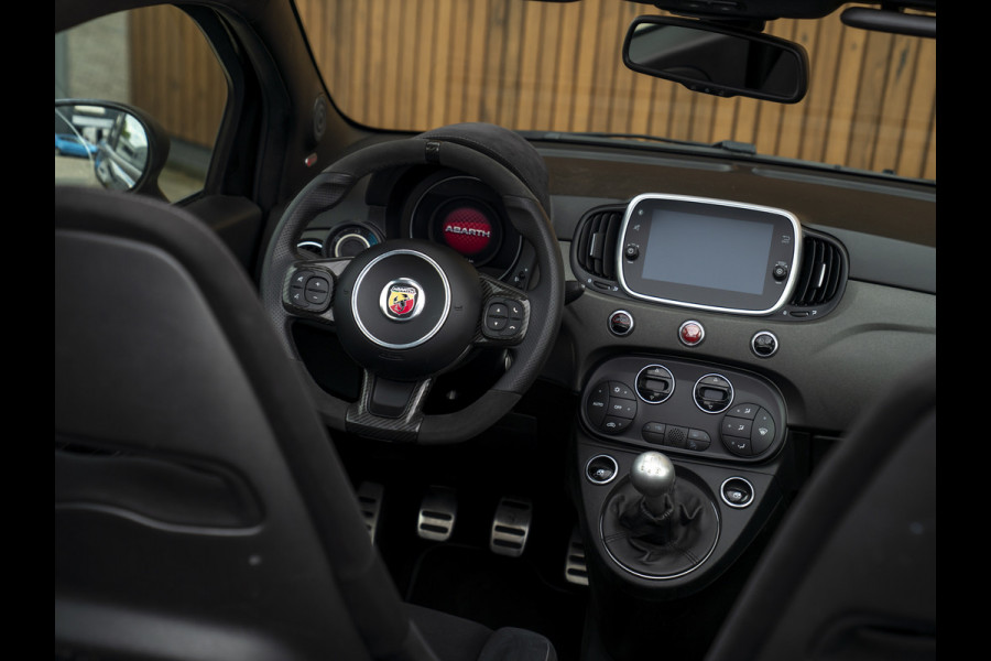 Fiat 500C Abarth 595 Competizione | Beats | Sabelt stoelen