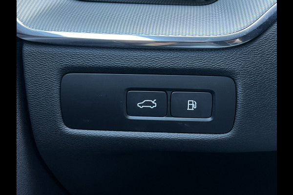 Volvo XC60 2.0 T6 Plug-in hybrid AWD Plus Black Edition | Trekhaak | Memory | Harman Kardon Audio | Pano
