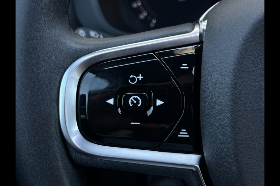 Volvo XC60 2.0 T6 Plug-in hybrid AWD Plus Black Edition | Trekhaak | Memory | Harman Kardon Audio | Pano