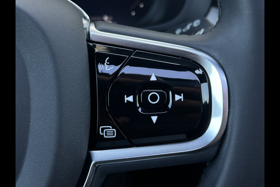 Volvo XC60 2.0 T6 Plug-in hybrid AWD Plus Black Edition | Trekhaak | Memory | Harman Kardon Audio | Pano