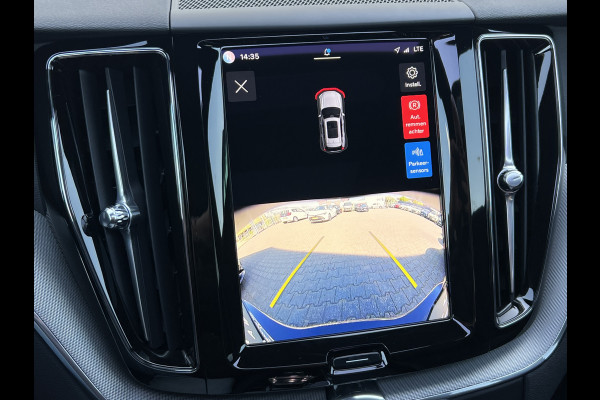 Volvo XC60 2.0 T6 Plug-in hybrid AWD Plus Black Edition | Trekhaak | Memory | Harman Kardon Audio | Pano