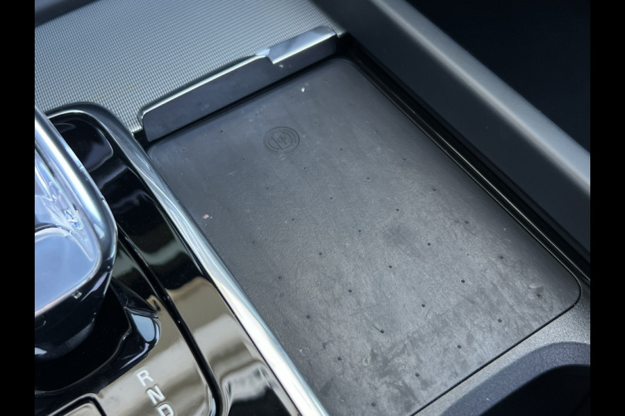 Volvo XC60 2.0 T6 Plug-in hybrid AWD Plus Black Edition | Trekhaak | Memory | Harman Kardon Audio | Pano