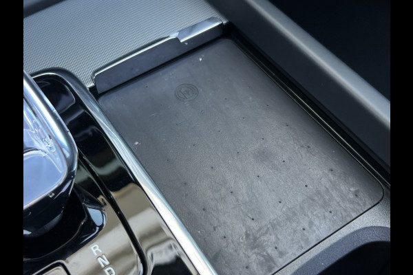 Volvo XC60 2.0 T6 Plug-in hybrid AWD Plus Black Edition | Trekhaak | Memory | Harman Kardon Audio | Pano