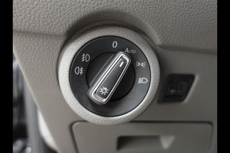 Volkswagen Transporter 2.0 TDI L2H1 Automaat Dubbele Cabine Airco Cruise Navigatie Parkeersensoren