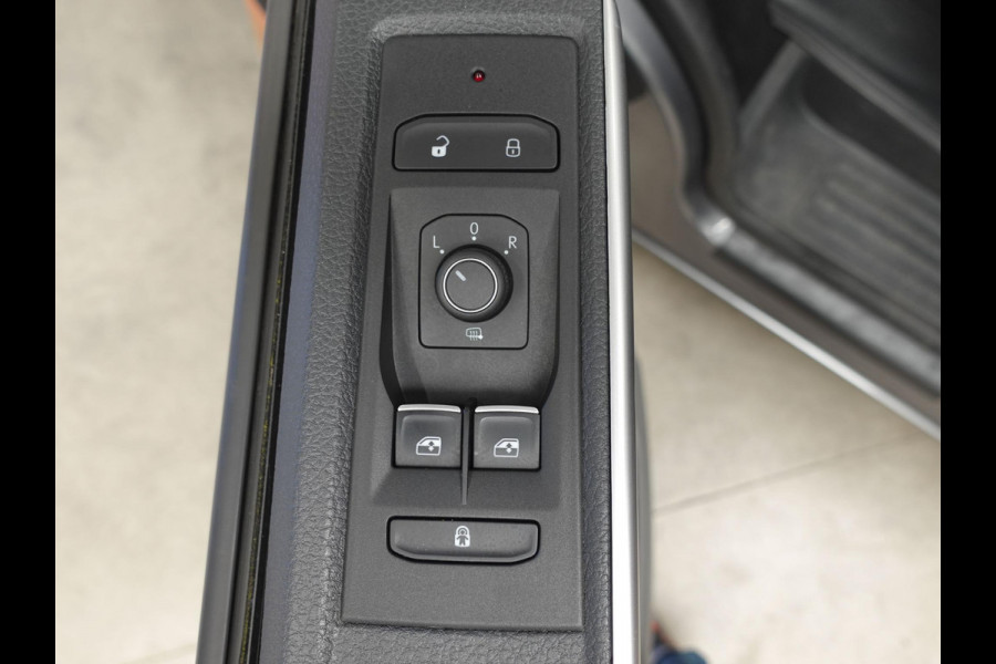 Volkswagen Transporter 2.0 TDI L2H1 Automaat Dubbele Cabine Airco Cruise Navigatie Parkeersensoren