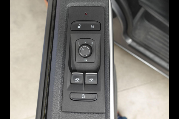Volkswagen Transporter 2.0 TDI L2H1 Automaat Dubbele Cabine Airco Cruise Navigatie Parkeersensoren