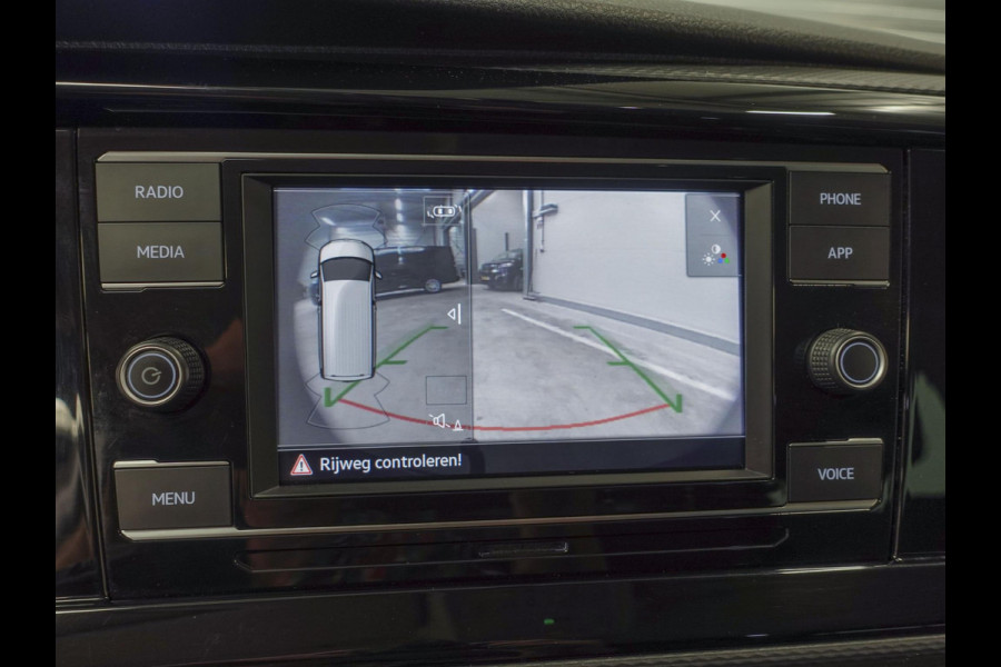 Volkswagen Transporter 2.0 TDI L2H1 Automaat Dubbele Cabine Airco Cruise Navigatie Parkeersensoren