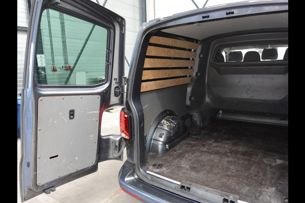 Volkswagen Transporter 2.0 TDI L2H1 Automaat Dubbele Cabine Airco Cruise Navigatie Parkeersensoren