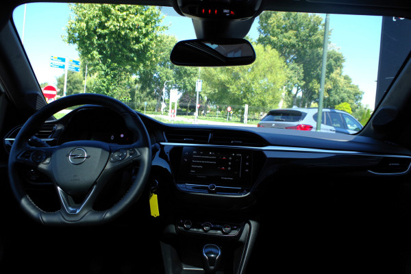 Opel Corsa 1.2 GS Line, Panoramadak, Camera, Stoelverwarming