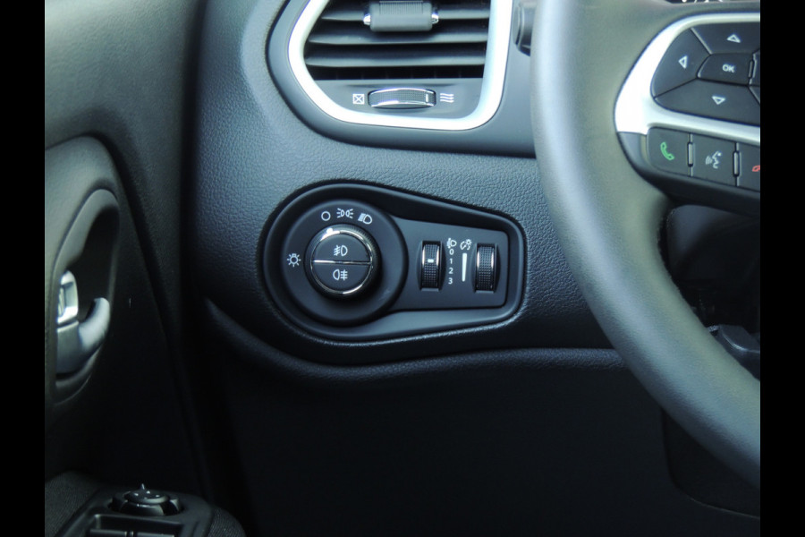 Jeep Renegade 1.3T DDCT Longitude 150 PK Automaat | Keyless Entry | Apple/Android Carplay | 17 Inch Velgen
