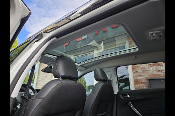 Peugeot 2008 1.2 PureTech GT-line Panoramadak! Trekhaak! Carplay! Airco/Clima! Cruise Control! Nette/Mooie Auto!