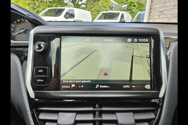 Peugeot 2008 1.2 PureTech GT-line Panoramadak! Trekhaak! Carplay! Airco/Clima! Cruise Control! Nette/Mooie Auto!