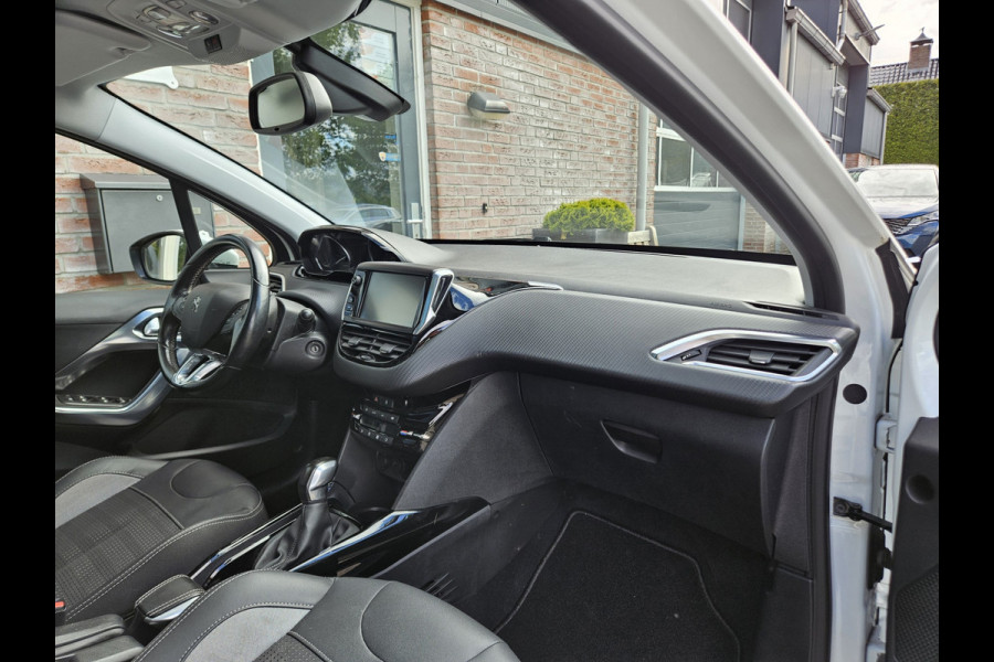 Peugeot 2008 1.2 PureTech GT-line Panoramadak! Trekhaak! Carplay! Airco/Clima! Cruise Control! Nette/Mooie Auto!