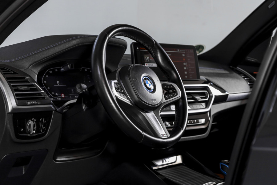 BMW iX3 High Executive M Sport 80 kWh | S/K-Panodak | Laser | Harman/Kardon | Dig. Cockpit | Adapt. Cruise | Stoelverw. | 360 camera | NAV+App. Connect | ECC | LM 20" |