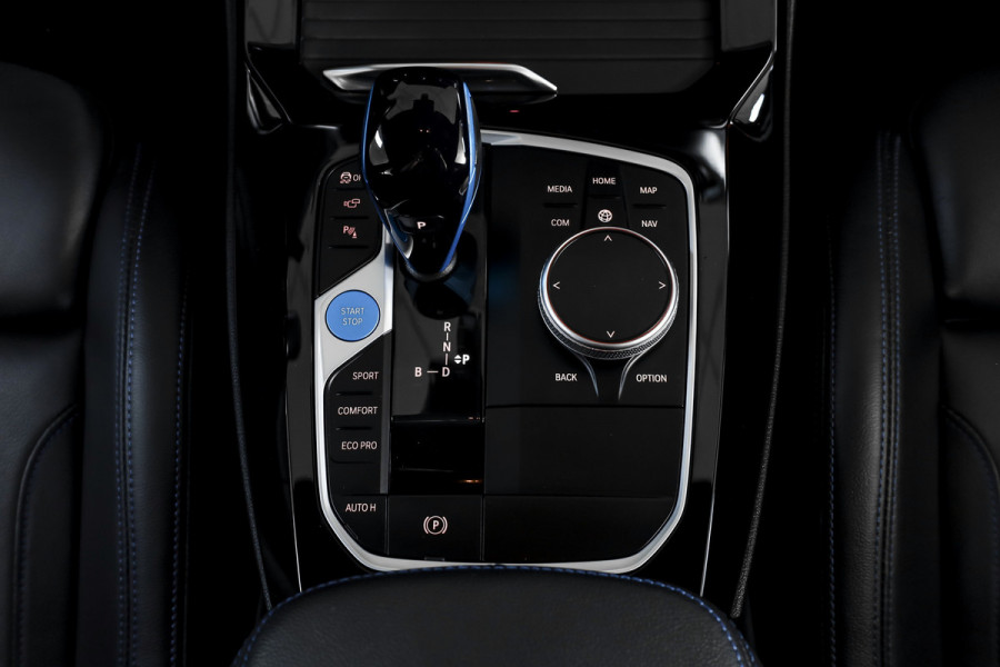 BMW iX3 High Executive M Sport 80 kWh | S/K-Panodak | Laser | Harman/Kardon | Dig. Cockpit | Adapt. Cruise | Stoelverw. | 360 camera | NAV+App. Connect | ECC | LM 20" |