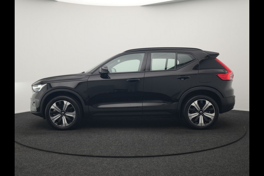 Volvo XC40 Recharge 67 kWh 231pk Dealer O.H. | Trekhaak Af Fabriek | Warmtepomp | Camera | Google Assistent | 19"L.M | Sportstoelen & Stuur Verwarmd | Standkachel | Apple Carplay | Cruise Control | DAB |