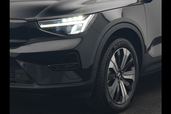 Volvo XC40 Recharge 67 kWh 231pk Dealer O.H. | Trekhaak Af Fabriek | Warmtepomp | Camera | Google Assistent | 19"L.M | Sportstoelen & Stuur Verwarmd | Standkachel | Apple Carplay | Cruise Control | DAB |