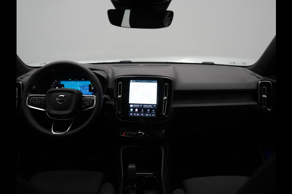 Volvo XC40 Recharge 67 kWh 231pk Dealer O.H. | Trekhaak Af Fabriek | Warmtepomp | Camera | Google Assistent | 19"L.M | Sportstoelen & Stuur Verwarmd | Standkachel | Apple Carplay | Cruise Control | DAB |