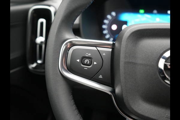 Volvo XC40 Recharge 67 kWh 231pk Dealer O.H. | Trekhaak Af Fabriek | Warmtepomp | Camera | Google Assistent | 19"L.M | Sportstoelen & Stuur Verwarmd | Standkachel | Apple Carplay | Cruise Control | DAB |