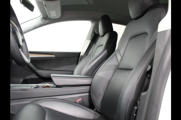 Tesla Model Y Performance Long Range AWD 75 kWh Climate control Adaptieve cruise control Achteruitrijcamera Panoramadak Keyless Stuurverwarming Stoelverwarming LED Navigatie Parkeersensoren Trekhaak