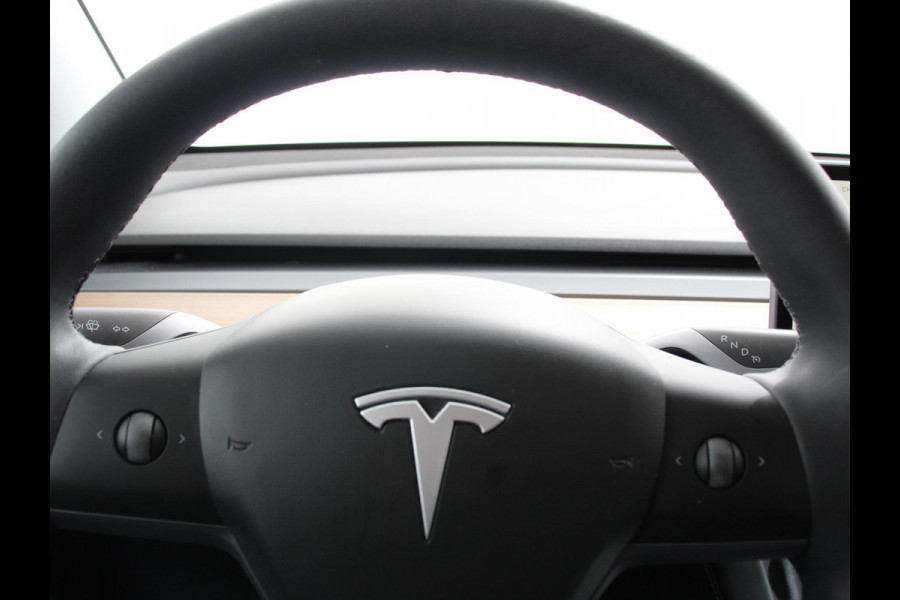 Tesla Model Y Performance Long Range AWD 75 kWh Climate control Adaptieve cruise control Achteruitrijcamera Panoramadak Keyless Stuurverwarming Stoelverwarming LED Navigatie Parkeersensoren Trekhaak