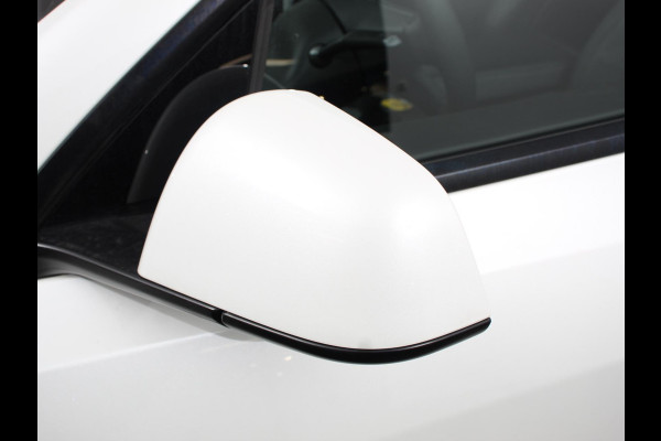 Tesla Model Y Performance Long Range AWD 75 kWh Climate control Adaptieve cruise control Achteruitrijcamera Panoramadak Keyless Stuurverwarming Stoelverwarming LED Navigatie Parkeersensoren Trekhaak