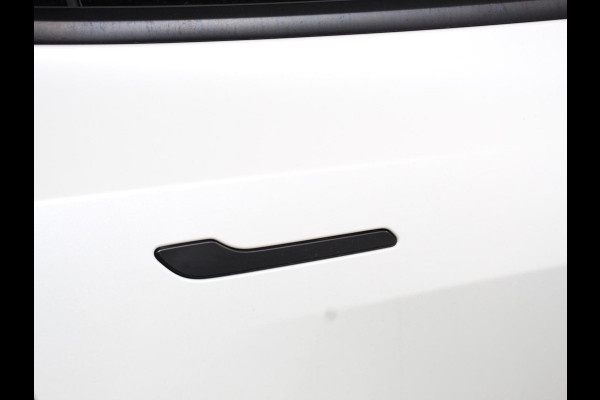 Tesla Model Y Performance Long Range AWD 75 kWh Climate control Adaptieve cruise control Achteruitrijcamera Panoramadak Keyless Stuurverwarming Stoelverwarming LED Navigatie Parkeersensoren Trekhaak