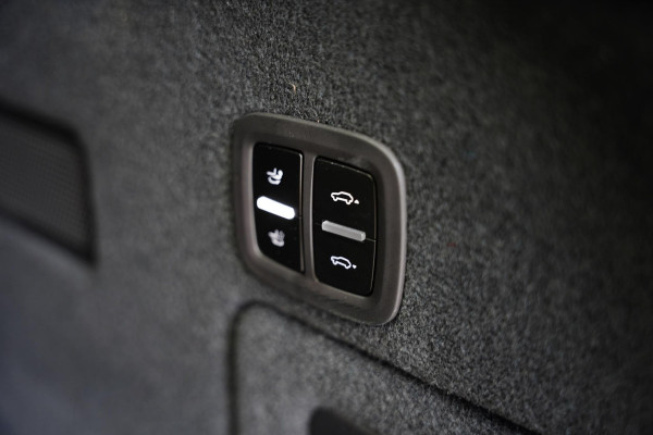 Porsche Cayenne 3.0 E-Hybrid Black Edition / Sportdesign Pakket / Sportuilaat