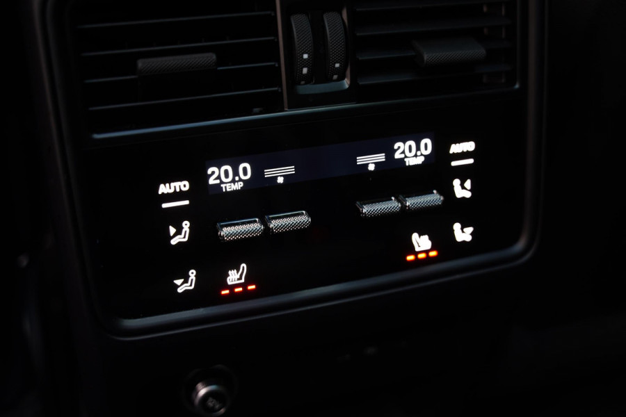 Porsche Cayenne 3.0 E-Hybrid Black Edition / Sportdesign Pakket / Sportuilaat