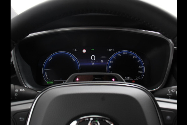 Toyota Corolla Touring Sports Automaat Hybrid 140 Active Camera Navigatie Apple Carplay/Android Auto Climate Control Parkeer sensoren Lichtmetalen Velgen