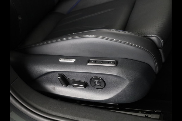 Volkswagen Passat Variant 1.5 eHybrid R-Line Edition 204 PK | Navigatie | Camera | wegklapbare trekhaak | elektrische klep | verlengde garantie