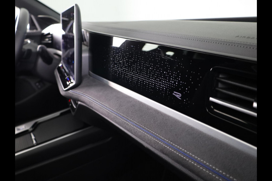 Volkswagen Passat Variant 1.5 eHybrid R-Line Edition 204 PK | Navigatie | Camera | wegklapbare trekhaak | elektrische klep | verlengde garantie