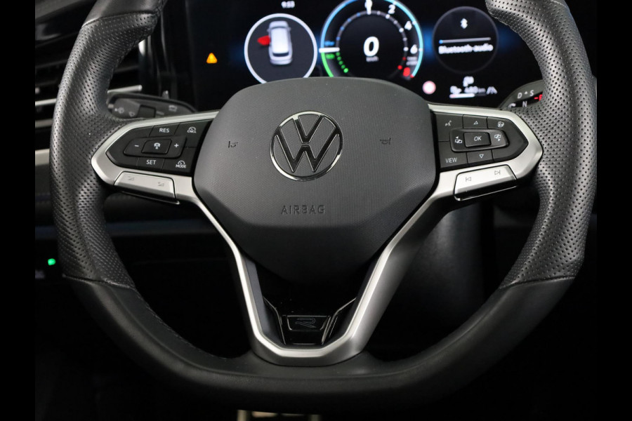 Volkswagen Passat Variant 1.5 eHybrid R-Line Edition 204 PK | Navigatie | Camera | wegklapbare trekhaak | elektrische klep | verlengde garantie