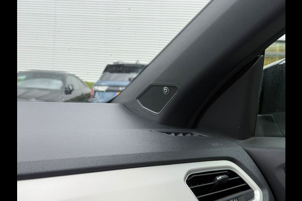 Volkswagen T-Roc Cabrio 1.5 TSI Black-Style/BEATS/DODEHOEK/PDC/DIGITAL DASH/TREKHAAK