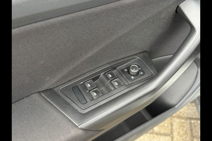 Volkswagen T-Roc Cabrio 1.5 TSI Black-Style/BEATS/DODEHOEK/PDC/DIGITAL DASH/TREKHAAK