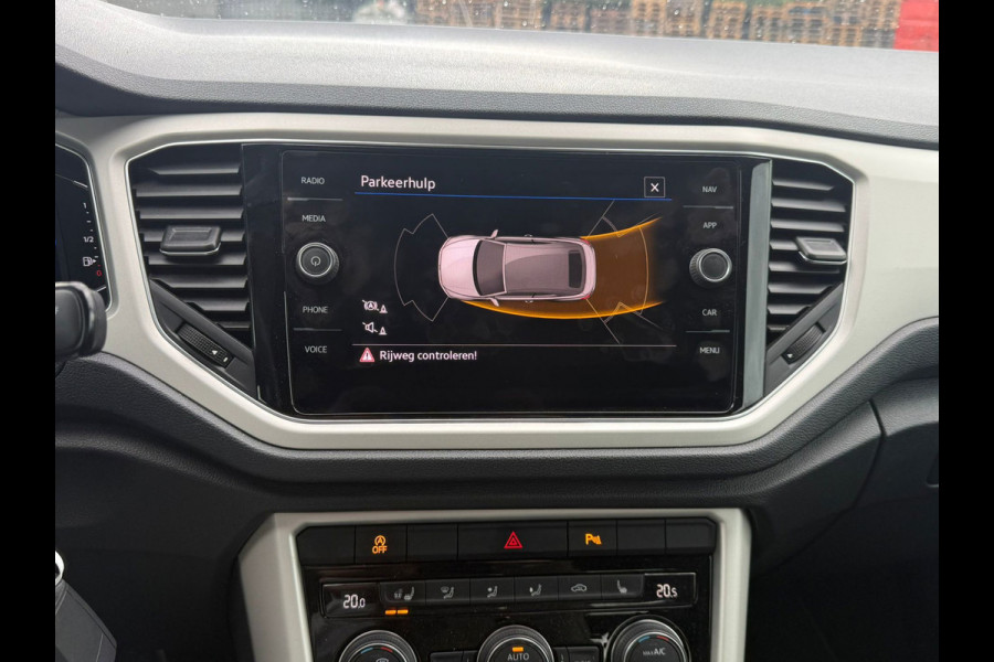 Volkswagen T-Roc Cabrio 1.5 TSI Black-Style/BEATS/DODEHOEK/PDC/DIGITAL DASH/TREKHAAK