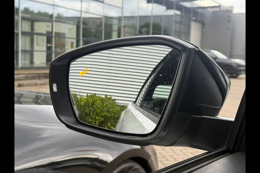 Volkswagen T-Roc Cabrio 1.5 TSI Black-Style/BEATS/DODEHOEK/PDC/DIGITAL DASH/TREKHAAK