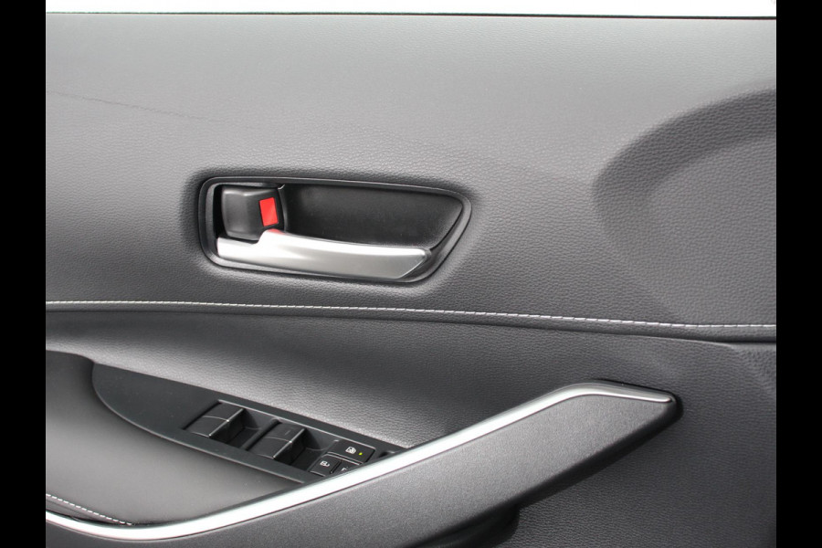 Toyota Corolla Touring Sports Automaat Hybrid 140 Active Camera Navigatie Apple Carplay/Android Auto Climate Control Parkeer sensoren Lichtmetalen Velgen