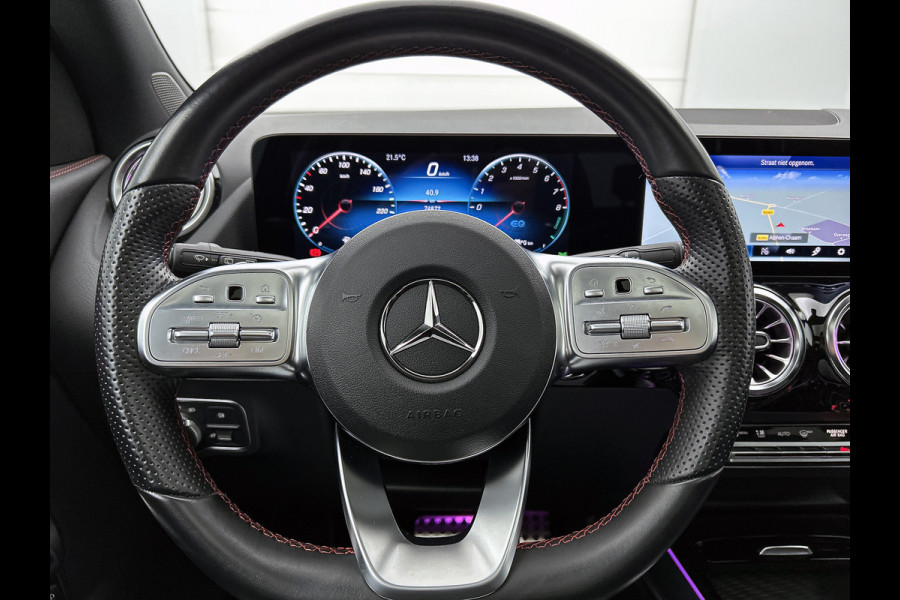 Mercedes-Benz GLA 250 e AMG Plug-In Hybride | Panoramadak | Trekhaak | Sfeerverlichting | Keyless Go | Parkeerpakket met Camera | Inclusief 24 maanden Mercedes-Benz Certified garantie voor Europa.