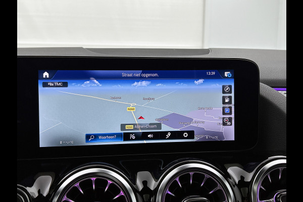 Mercedes-Benz GLA 250 e AMG Plug-In Hybride | Panoramadak | Trekhaak | Sfeerverlichting | Keyless Go | Parkeerpakket met Camera | Inclusief 24 maanden Mercedes-Benz Certified garantie voor Europa.