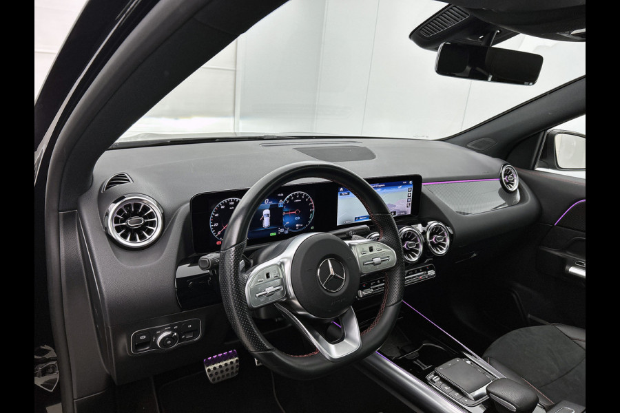 Mercedes-Benz GLA 250 e AMG Plug-In Hybride | Panoramadak | Trekhaak | Sfeerverlichting | Keyless Go | Parkeerpakket met Camera | Inclusief 24 maanden Mercedes-Benz Certified garantie voor Europa.